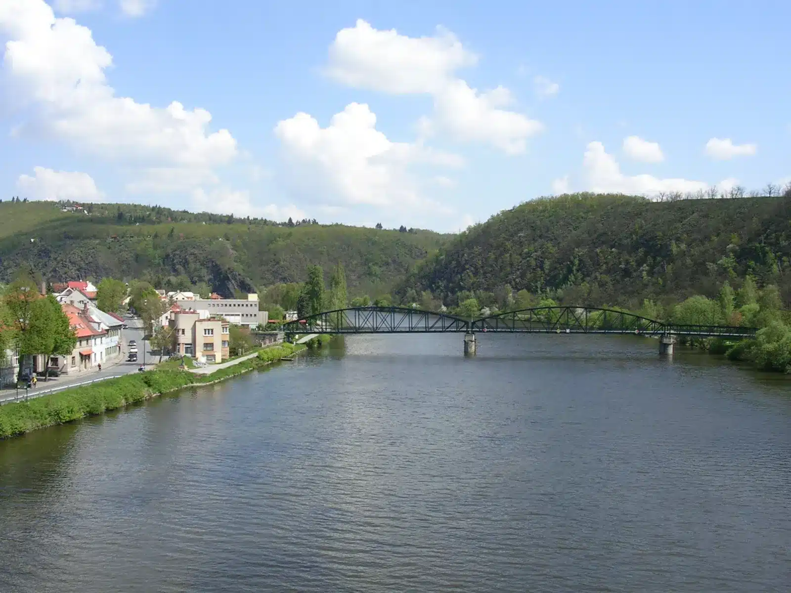 Il vecchio ponte di davle sulla moldava, location di il ponte di remagen