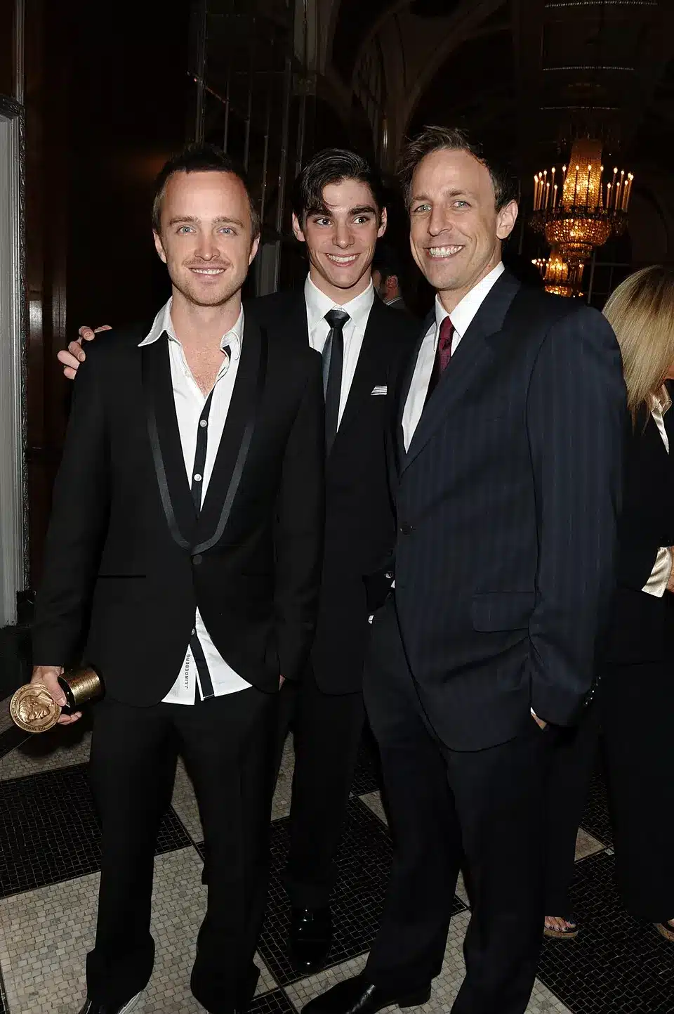 Rj mitte con aaron paul e seth meyers ai peabody awards del 2009