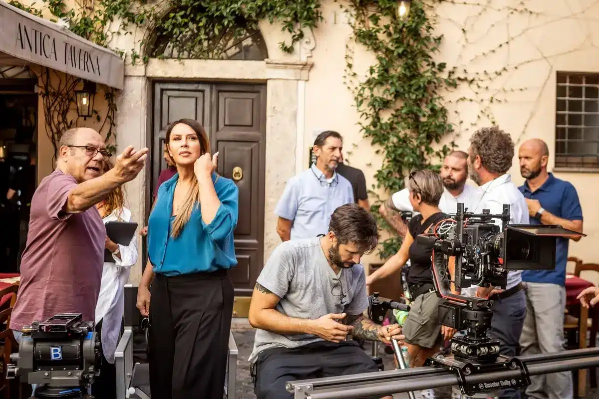 Carlo verdone e karla sofía gascón sul set di scuola di seduzione